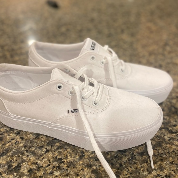 Never worn, brand new white VANS womens size 9 - Picture 1 of 4